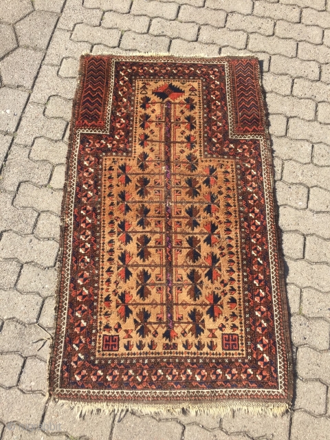 Beautiful antique Baluch prayer rug, nice collectors piece. Size: 140x80cm / 4'6''ft x 2'7''ft 
                  