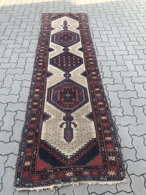 Antique Persian Hamedan runner, nice vintage look. Size: 295x88cm / 9'7''ft by 2'9''ft                    