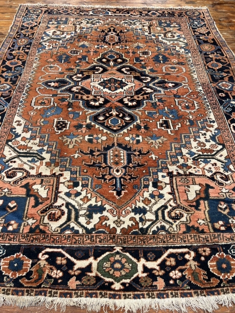 A highly decorative antique Persian Serapi Heriz carpet, size: ca. 310x240cm / 10’2ft by 7’9ft  www.najib.de                