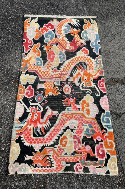 Beautiful Tibetan dragon rug, size: ca. 160x85cm / 5‘3ft by 3‘8ft www.najib.de                     
