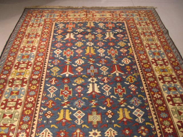 ref: S178 / KUBA TCHITCHI, CAUCASIAN ANTIQUE RUG END OF 19TH CENTURY, MINT CONDITION FOR ITS AGE.
SIZE: 5'3 x 4'1 / 1.60 X 1.24         