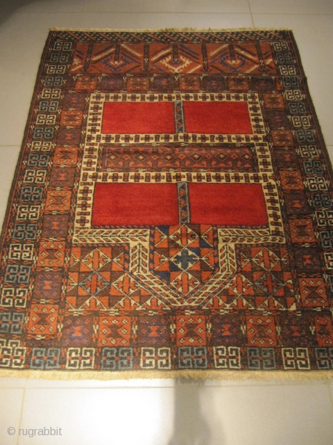 ref: S1959 / BOUKHARA  KHATCHLOU TURKMEN ANTIQUE RUG , EARLY 20TH CENTURY , EXCELLENT CONDITION.
size: 4'9 x 3'7  /  1.45 x 1.09        