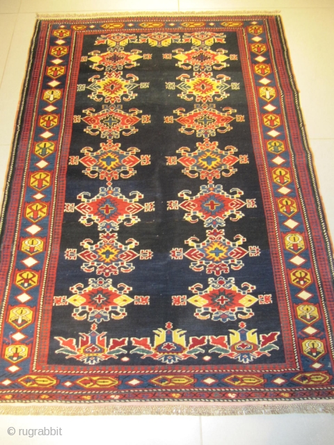 ref: 661 / Chirvan Caucasian antique rug, 19th century, perfect condition
size: 175 X 120  /  5' X 3'             