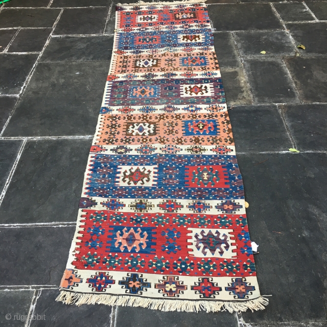 West Anatolian Kilim...Cine / Aydin....HAlf, before 1830....all excellent vegetal dyes superb early pallett, Superb Condition.
2'8" x 9'9"
                