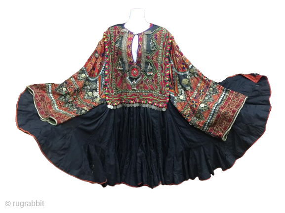 Tribal "Jumlo" Nuristan valley antique old woman dress , 70-80 years old.Very fine quality in best condition 
Complete Silk thread hand embroidered           