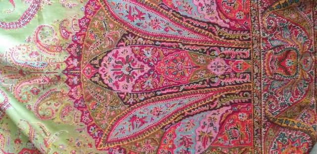  Beautiful French/Indian paisley long shawl in Perfect condition and fresh colour
Size 160.Inches Length 66.Inches Width                 