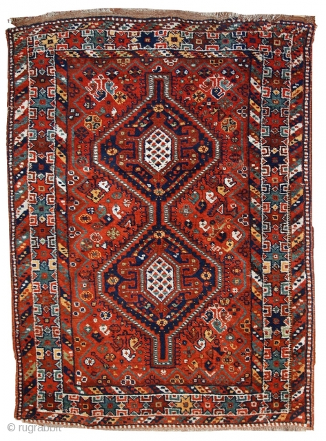 Handmade antique Persian Shiraz rug 3.8' x 5.2' (116cm x 160cm) 1920s - 1C449                   