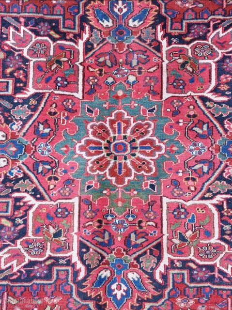 20th. Century Persian Heriz Rug size:245 x 350 cm                        