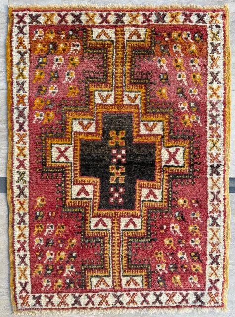 Vintage Moroccan Yastik, size 68x95 cm. İn great condotion, please send me directly mail.
metinrug77@gmail.com                   