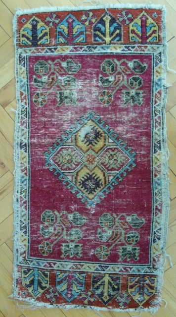 Anatolian yastik 35" x 17" (88cm x 44cm).                         