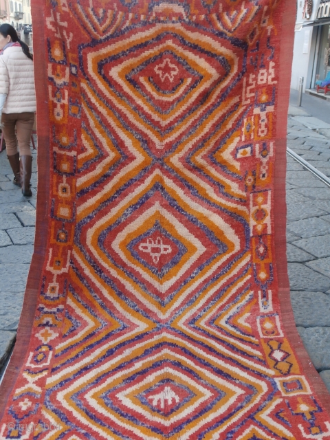 Old Berber rug
nice design,full pile
size : cm.320*150
p.cat                          