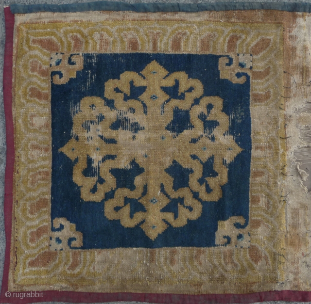 the double dorje design like on this ningxia runner has been quite popular throughout  the 18th century, mostly to serve the tibetan monasteries. this piece belong to the best  of  ...