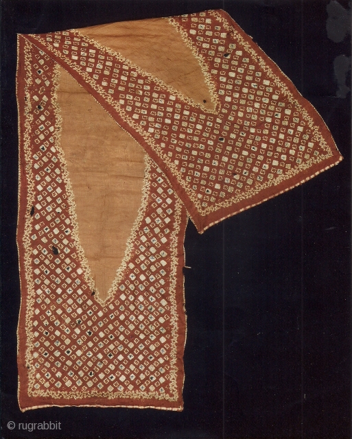 Indonesian textiles 
Indonesia 013 – (244cm x 6cm – 96in x 26in)pelangi, shoulder cloth malay people, Palembang region, south Sumatra, silk, natural dyes tie dyeing, painting, stitch resist dyeing, apx. 100 yrs.  ...