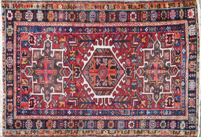 Small Heriz/Karaja mid 20th century in excellent condition (consistent with age and use)
Size 139 x 98 cm or 55x39 inches             