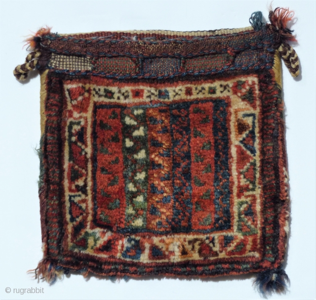 Ghashgai Chanteh end 19th century with all natural colors
wool on wool 
very good condition
size 22 x 23 cm               