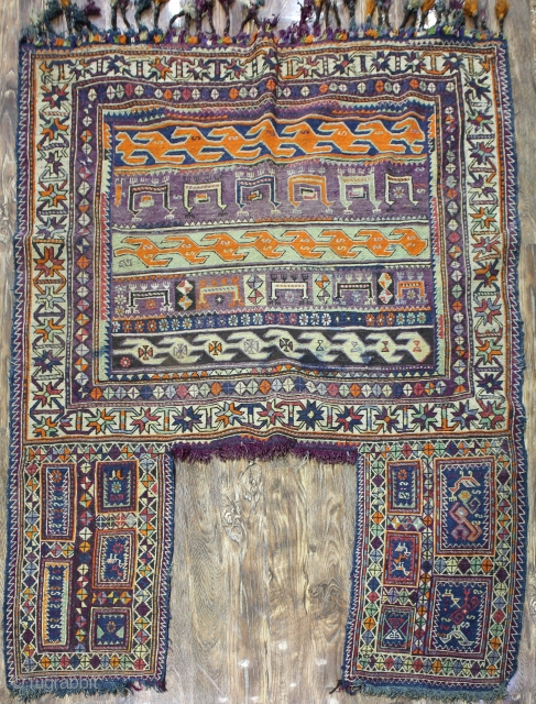 horsecloth, Azerbaijan?
the beginning of the 20th century,
size 184 x 135 cm.                      