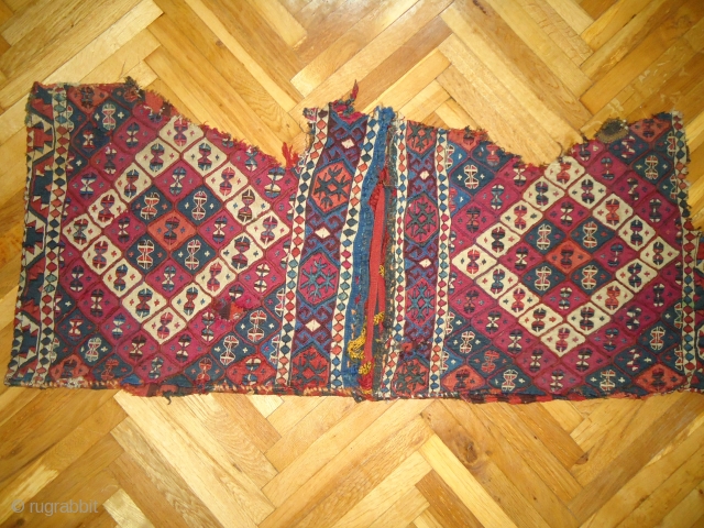 Kurdish saddlebag  very old size 115cmx51cm

                          