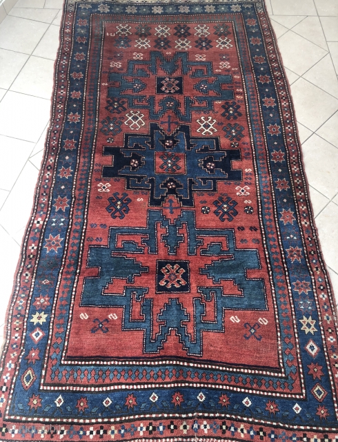 Lesghi Shirvan 1900 Armenibaft
Ca. 260x135
Good condition with slight signs of age                      