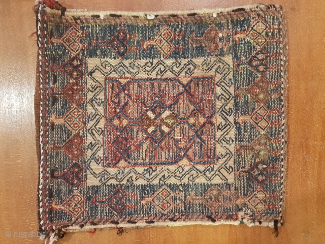 Double faced bakhtiary chanteh , over 80 years old , 30 * 28 cm 
Por                  