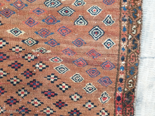 Unusual yamut small rug with elegant coloring 
Mid 19th century 
45 * 40 cm                   