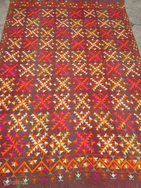 ITEM:		Antique Phulkari Bagh

LENGTH: 	88" / 224 cm 

WIDTH:	        44" / 112 cm

ORIGIN:  	India, Punjab Province; c. Early 1900’s

MATERIAL:  	Silk Floss on Khaddar Cotton  ...