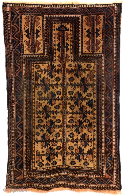 Camel ground. 
Beloudj nomads, antique, 1900 -1910, 103 x 165 cm. 3.3 feet x 5.5 feet. 
Sides and headings intact.             