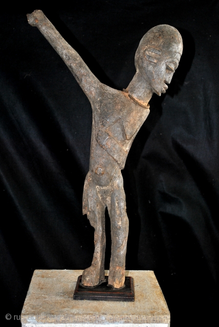 Lobi, gardian statue, 1900 - 1920. 
High 65 Cm.                        