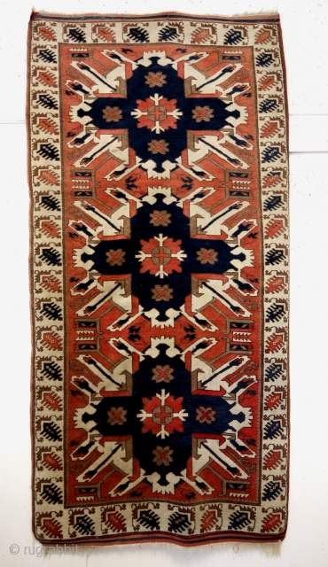 'Sunburst' Bergama, great condition. Wool on wool. 
Kilim ends. 106 x 215 Cm's. 
Natural colors. Just in. 
Washed, very nice pile.            