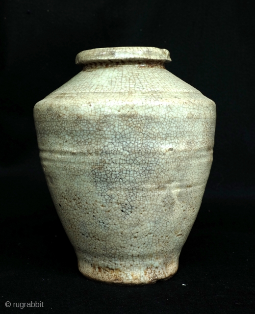 Ming jar, 17th century. 
often called gun powder jar, but they are urns. 
Ming dynasty, 1368 - 1644.               