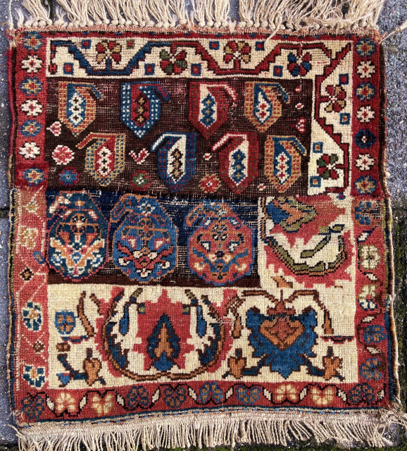 Antique Qashqai Wagireh, 52 x 50 cm. Made in one piece, most likely by two different weavers. All natural dyes. info: robvanwieringen@telfort.nl           