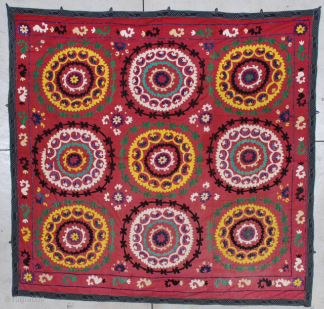 https://antiqueorientalrugs.com/product/7124-uzbek-suzanni-handmade-embroidery/                                