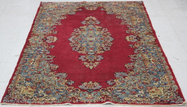 PERSIAN KERMAN RUG:

Dimensions- 4' x 6' 11"                          