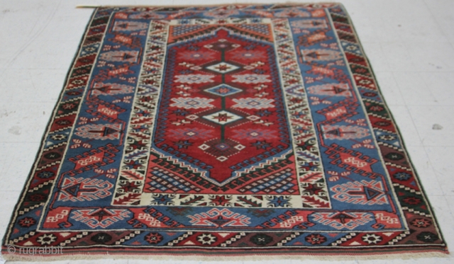 TURKISH TRIBAL CARPET:

Dimensions- 4' x 7'                           