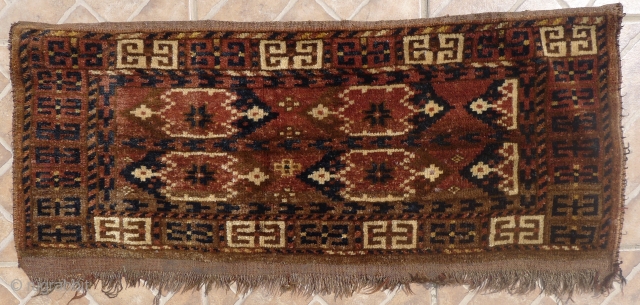 Ersari Beshir Torba, 40 x 90 cm. Ikat design. Provenance: Perez (London) collection. Around 1900
full-piled condition. $150 plus 40 for P&P (worldwide, insurance incl.         