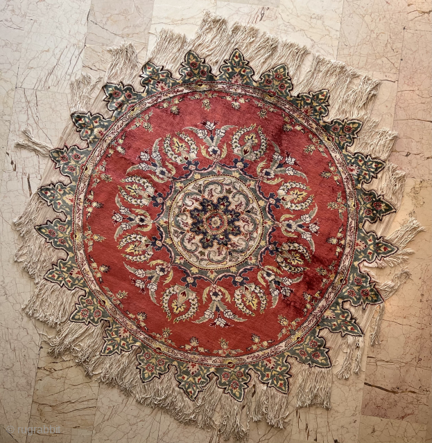 Old round silk Turkish rug 7’x7’ feet ( 2,13x2,13 cm ) nice silk and excellent condition all original AVAILABLE if you need more information please contact sahcarpets@gmail.com 
#round #circcle #silk #silkrug #silkcarpet  ...