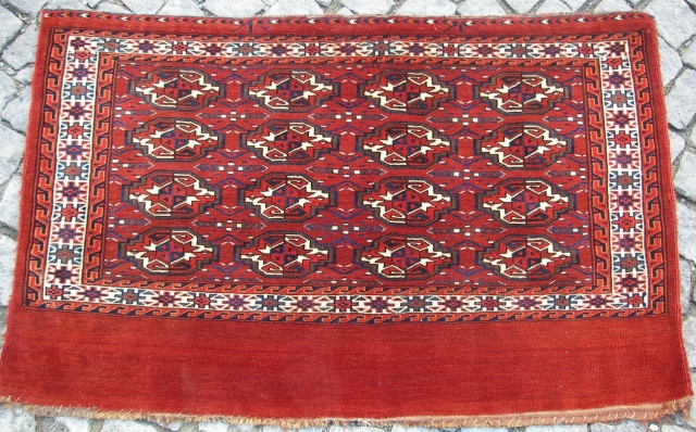 Antique  Tekke Chuval  wonderful colours and excellent condition all colours are vegetable dye very fine work  and very nice pile  all  orginal  size:1,20 X 0,75 cm  ...