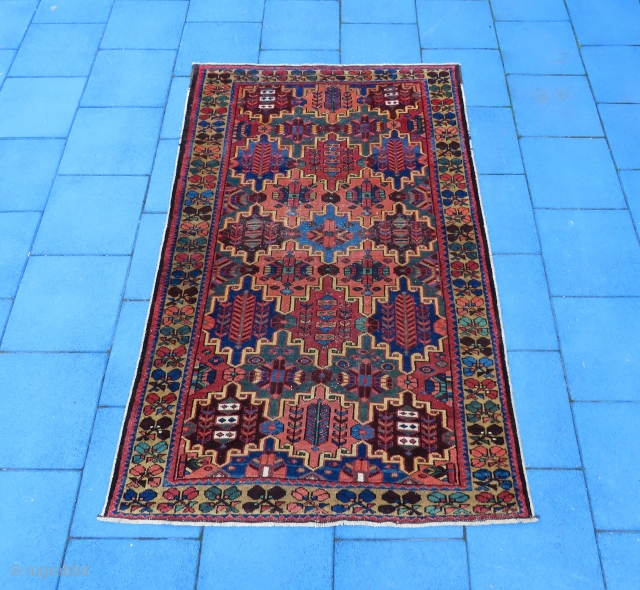 Antique Bahtiar rug very nice colors and nice condition all original size 2,03x1,30 cm 6'6''x4'3'' feet Circa 1900               