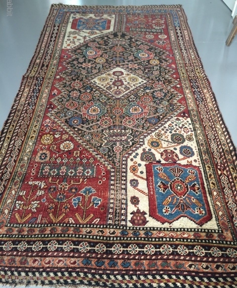 Fine and colorful antique Qasshgai rug 100x200 cm
Worn                         