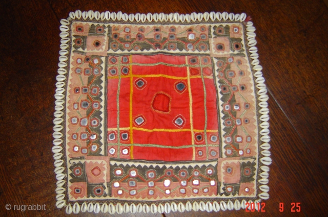 Old Banjara textil nomadic gypsies
from rajahastan/ind
38cm x 36cm
pazyryk antique                        