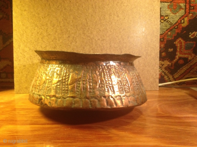 Persian  bowl
Engraved hakhamaneshi design
20cmx10cm                            