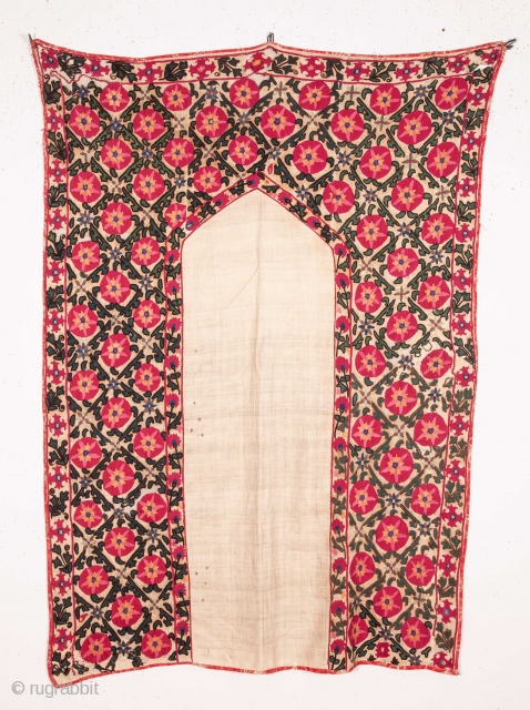 Tajik Suzani 97 x 135 cm / 3'2'' x 4'5''                       