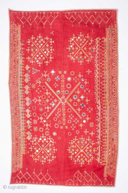 Phulkari from Rajastan, India
128 x 210 cm / 50 x 82 inches
                     