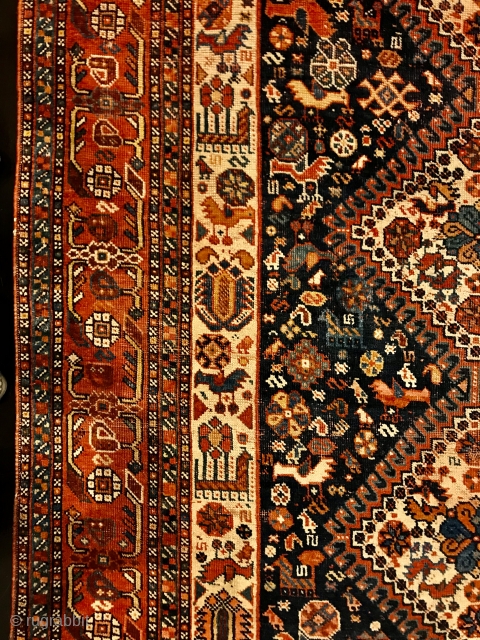 Quashquai long rug with lots of sweet details.                         