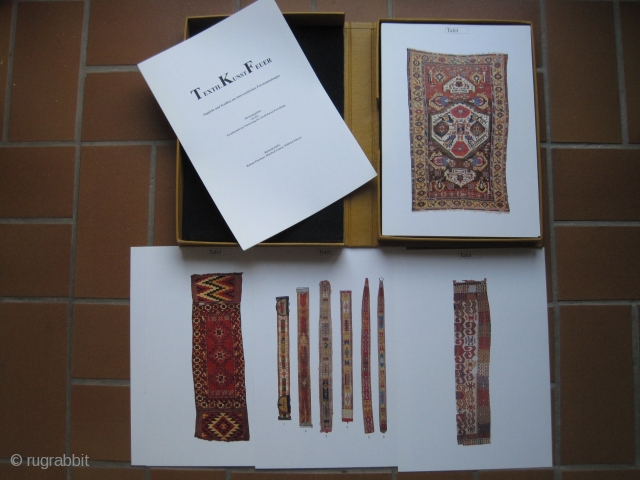 Book: Textil Kunst Feuer 2002. Title (translated): Textile Art Fire – Carpets and Textiles from Austrian Private Collections

99 very good loose color plates of high class antique carpets and textiles from Anatolia,  ...