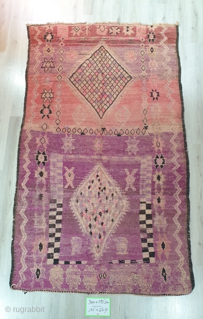Moroccan rugs: Fine vintage Rhamna rug in good condition..Mid XXth..11' × 6'4 / 340 × 195 cm.








Berber rug / oriental rug            