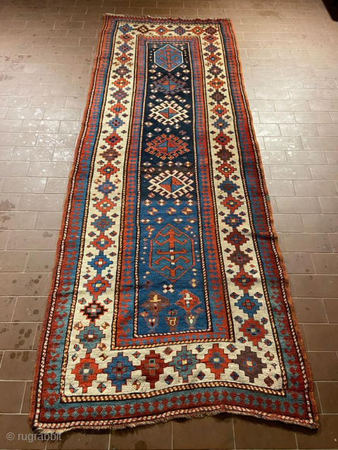 Caucasian rug - Mogan
Size 250x100 cm.
Ask for more pics or informations.
I live in Florence, Italy.
Instagram @soulweft, eBay "woso16"               