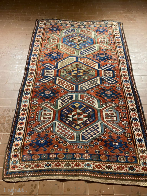 Karabagh rug
size 137 x 230 cm.
For more photos and information ask.
I live in Florence, Italy                  