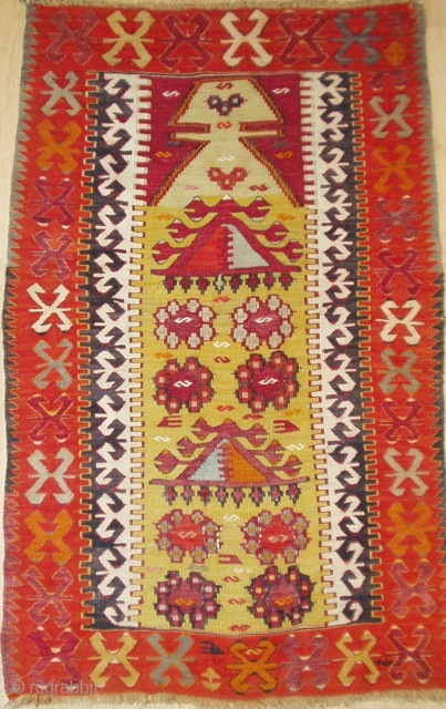 ANTIQUE TURKISH KELIM PRAYER RUG, 4'7" X 2'10"
This antique Anatolian Kelim Prayer Rug features a traditional tribal Turkish motif showing hooked gulls, tarantul and stylized hound’s-tooth all in predominately rust, mustard, ivory  ...