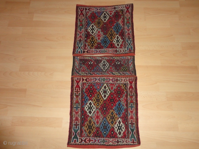 
 Old  Kurdish  dupelkordjin  Sumagh  47 X 109  cm.
 Fein  with  nice  colours  ,  very good  condition ,
 Very  rare  ...