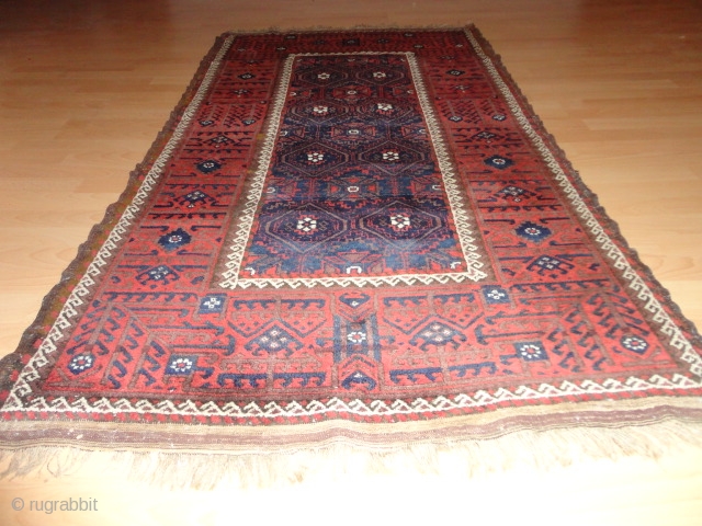 
  Fantastic  antique  Belutch  19 th. century  98 X 178 cm.

  fine  weave  , top  quality  wool , very good  condition  ...